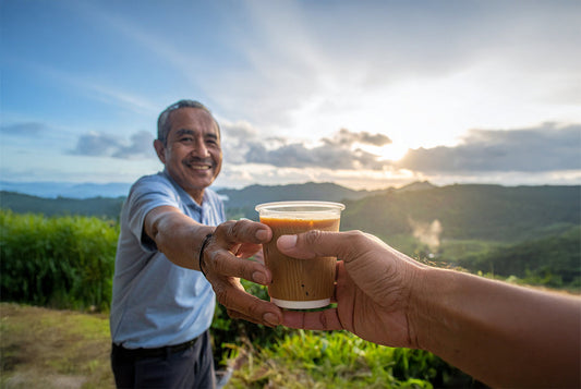 CREANDO UN MUNDO FELIZ UNA HORA A LA SEMANA REGALANDO CAFECITO CAFÉ PIRAGUAS